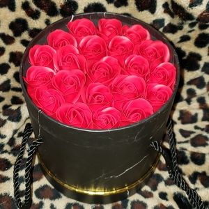 Red forever roses🌹
